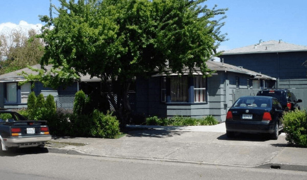 6th Street Apartments photo 2